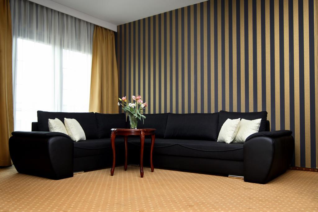 Motel Amadeus à Łomża Extérieur photo